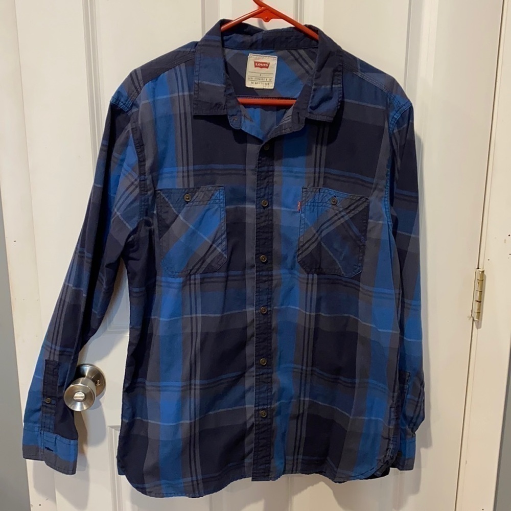 Levi’s Button Down Plaid Shirt EUC